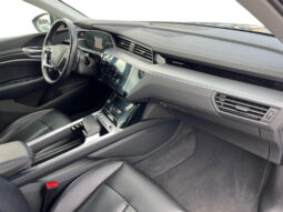 AUDI e-tron Advanced 50 quattro lleno