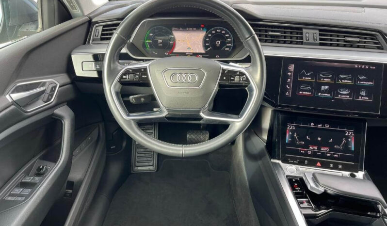 AUDI e-tron Advanced 50 quattro lleno