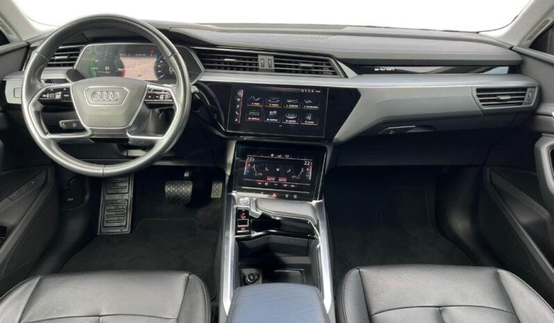 AUDI e-tron Advanced 50 quattro lleno