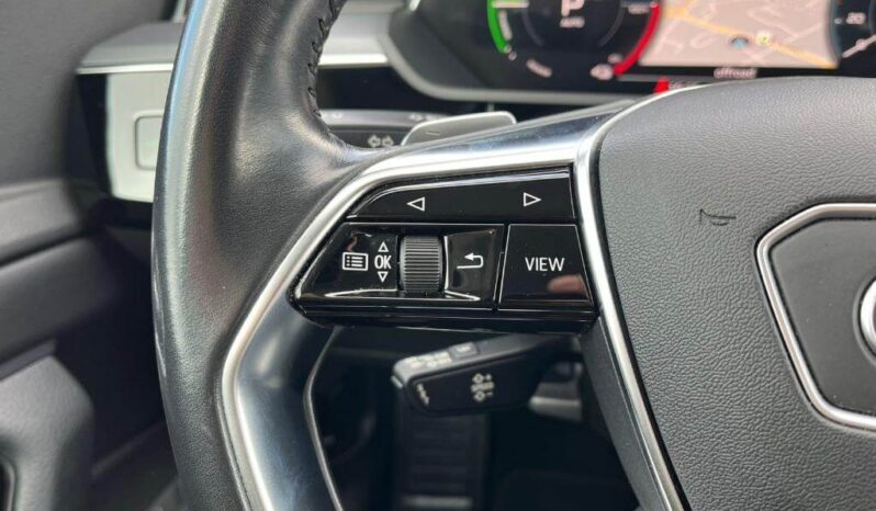 AUDI e-tron Advanced 50 quattro lleno