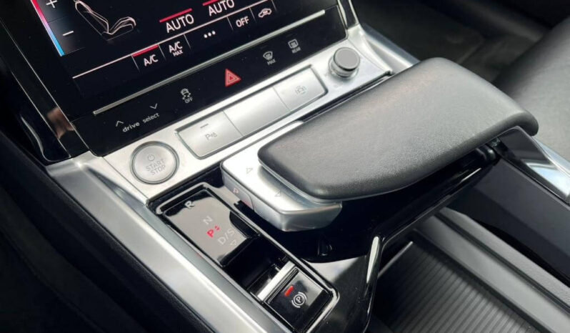 AUDI e-tron Advanced 50 quattro lleno