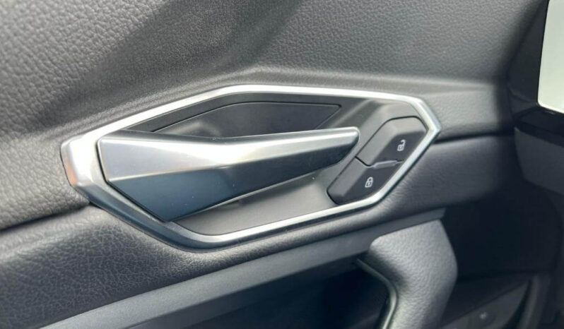 AUDI e-tron Advanced 50 quattro lleno