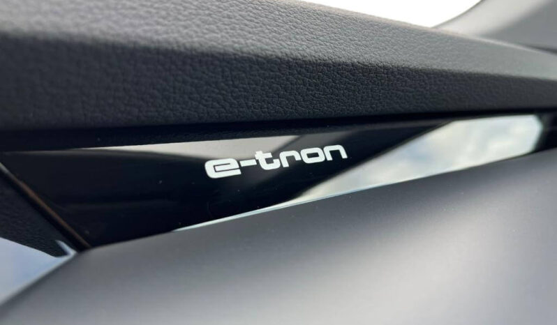 AUDI e-tron Advanced 50 quattro lleno
