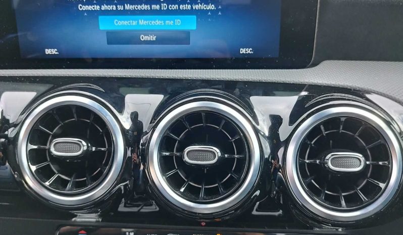 MERCEDES-BENZ Clase A A 180 d Sedan lleno
