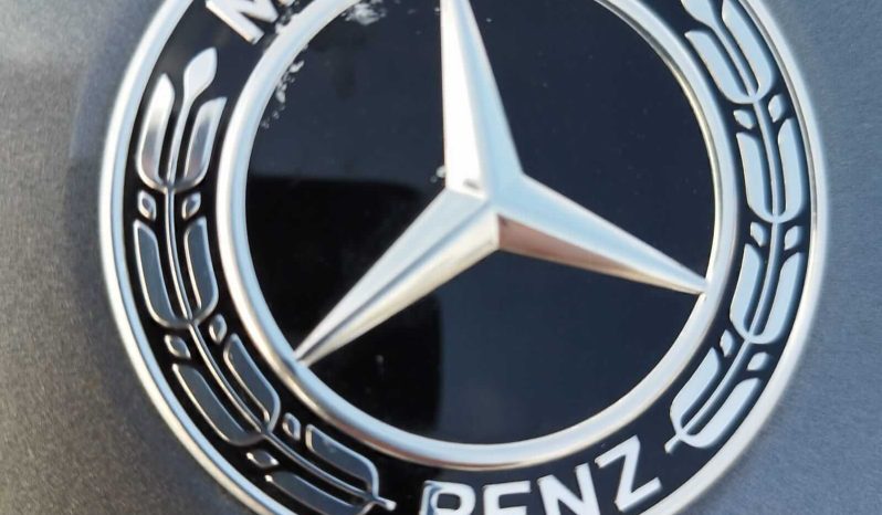 MERCEDES-BENZ Clase A A 180 d Sedan lleno