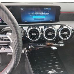 MERCEDES-BENZ Clase A A 180 d Sedan lleno