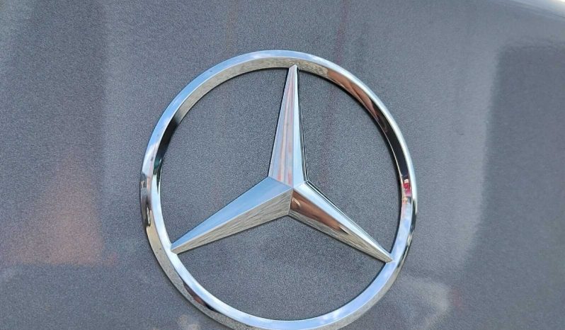 MERCEDES-BENZ Clase A A 180 d Sedan lleno