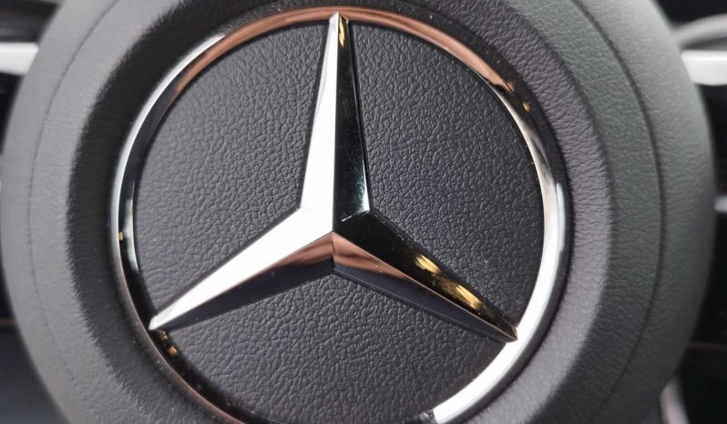 MERCEDES-BENZ Clase A A 180 d Sedan lleno