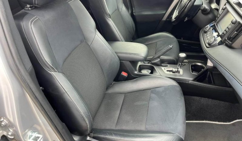 TOYOTA Rav4 2.5l hybrid 2WD Advance lleno
