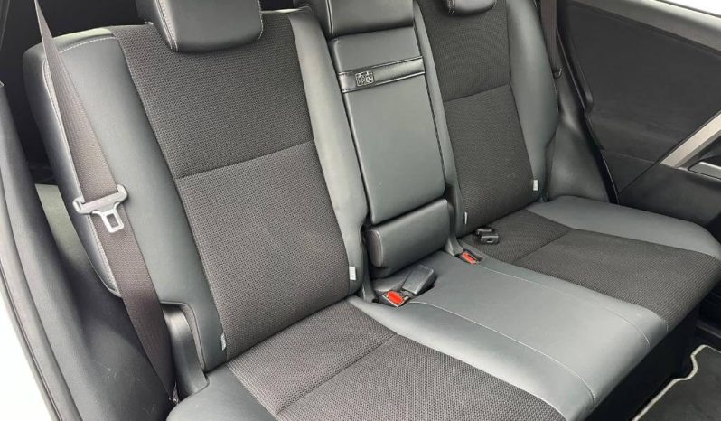 TOYOTA Rav4 2.5l hybrid 2WD Advance lleno