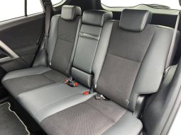 TOYOTA Rav4 2.5l hybrid 2WD Advance lleno