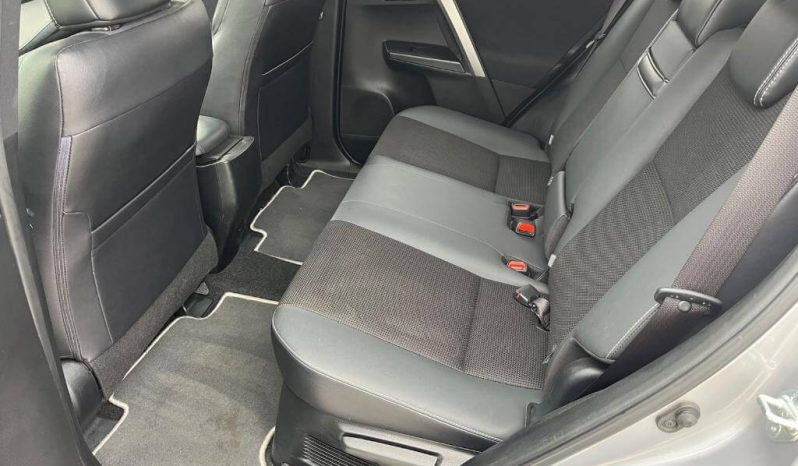 TOYOTA Rav4 2.5l hybrid 2WD Advance lleno