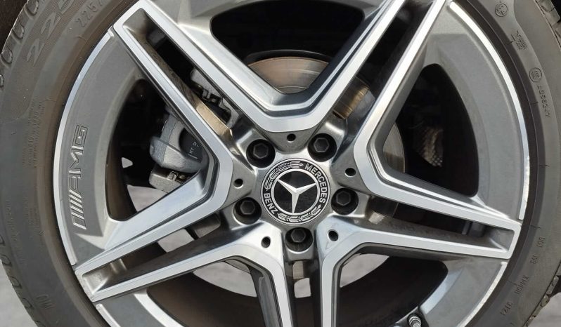 MERCEDES-BENZ Clase A A 180 d Sedan lleno