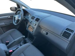VOLKSWAGEN Touran 1.6 TDI Advance lleno