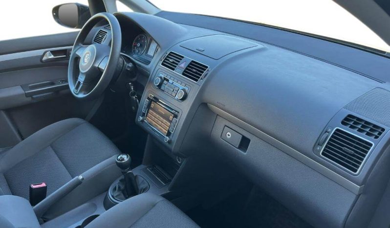 VOLKSWAGEN Touran 1.6 TDI Advance lleno