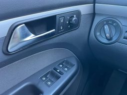 VOLKSWAGEN Touran 1.6 TDI Advance lleno