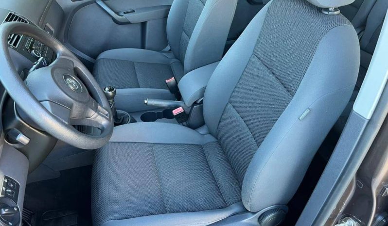 VOLKSWAGEN Touran 1.6 TDI Advance lleno