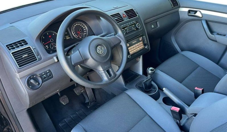VOLKSWAGEN Touran 1.6 TDI Advance lleno