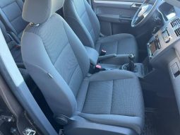 VOLKSWAGEN Touran 1.6 TDI Advance lleno