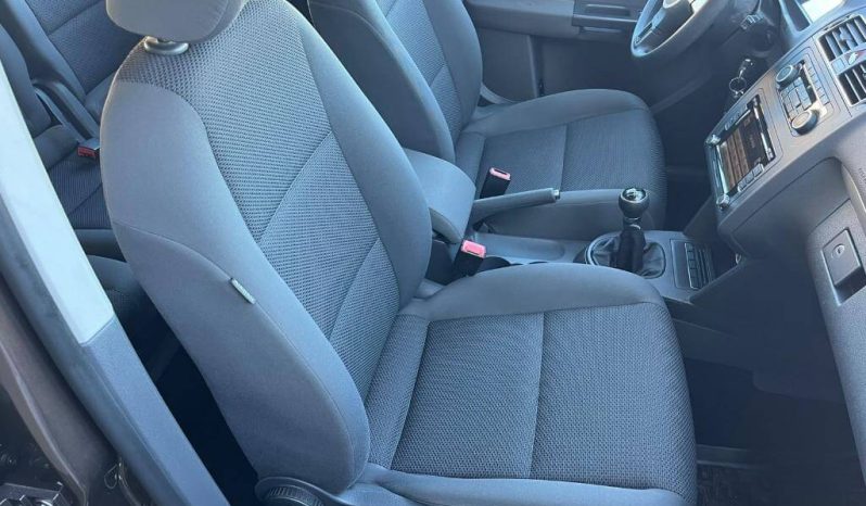 VOLKSWAGEN Touran 1.6 TDI Advance lleno