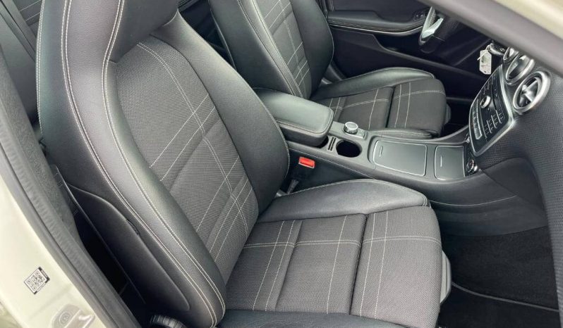MERCEDES-BENZ Clase A A 220 d 4MATIC lleno