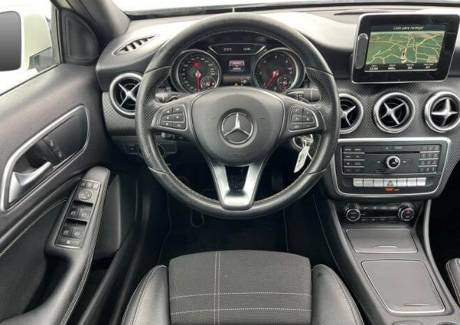 MERCEDES-BENZ Clase A A 220 d 4MATIC lleno