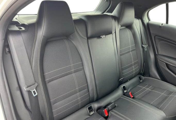 MERCEDES-BENZ Clase A A 220 d 4MATIC lleno