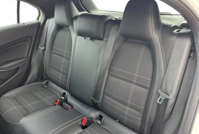 MERCEDES-BENZ Clase A A 220 d 4MATIC lleno